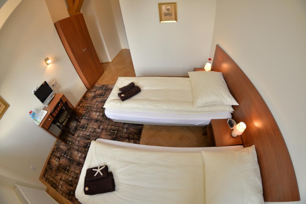 Royal Route 29 Comfort Rooms Kraków Rum bild