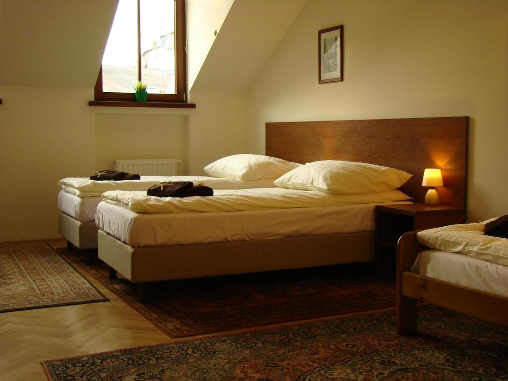 Royal Route 29 Comfort Rooms Kraków Rum bild