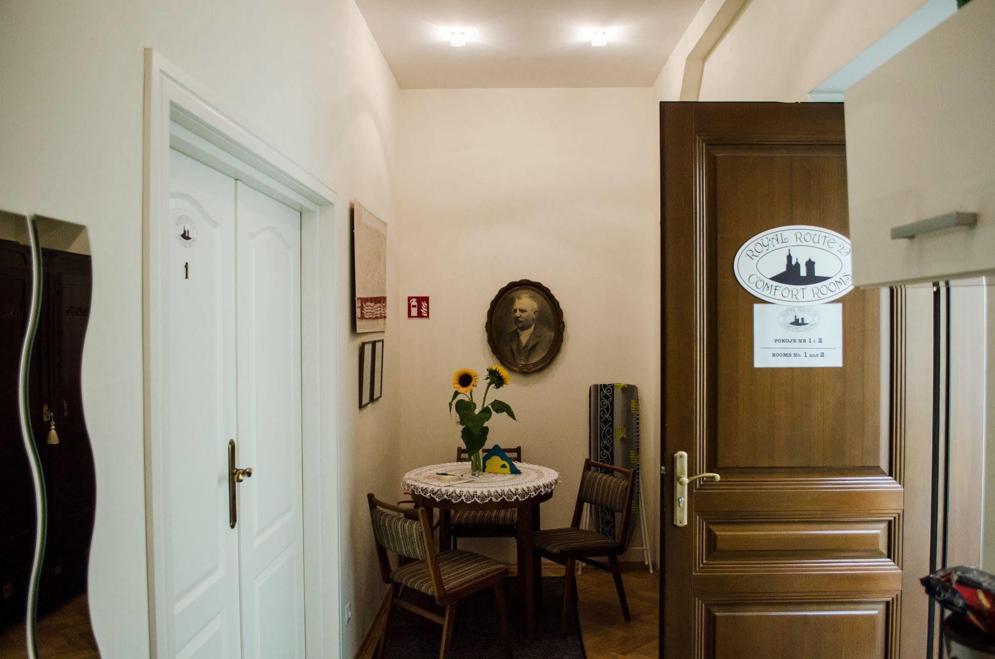 Royal Route 29 Comfort Rooms Kraków Exteriör bild