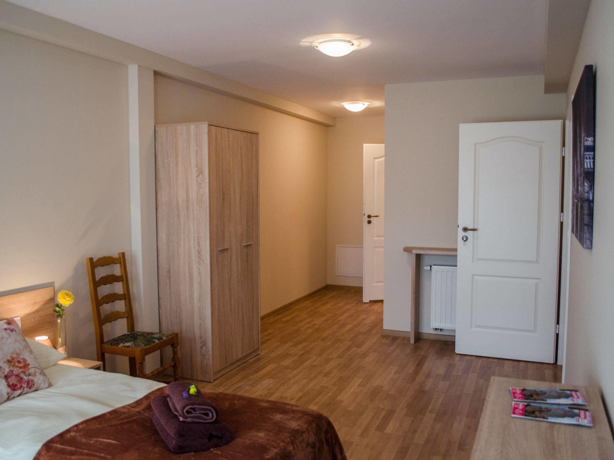 Royal Route 29 Comfort Rooms Kraków Exteriör bild