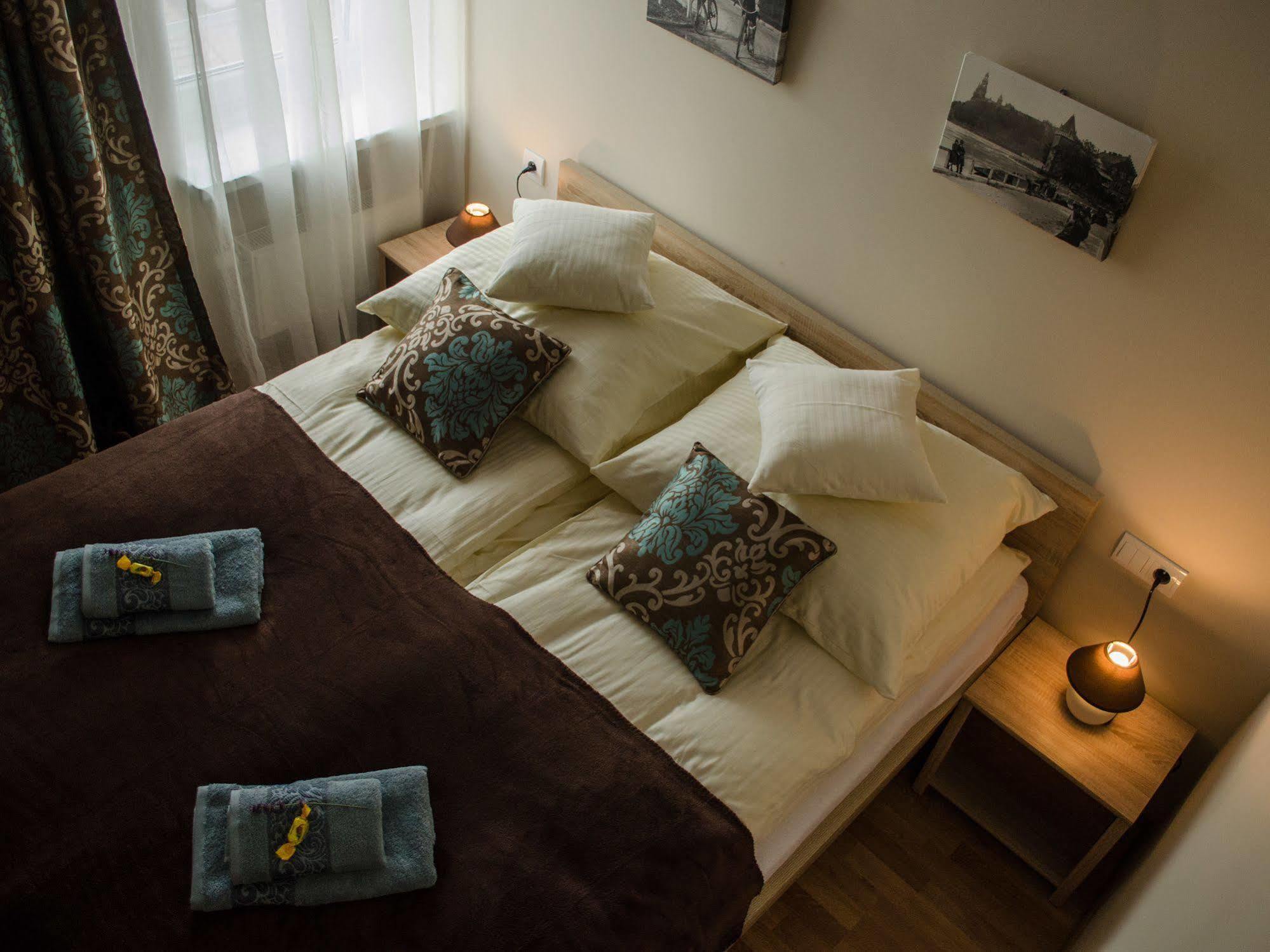 Royal Route 29 Comfort Rooms Kraków Exteriör bild