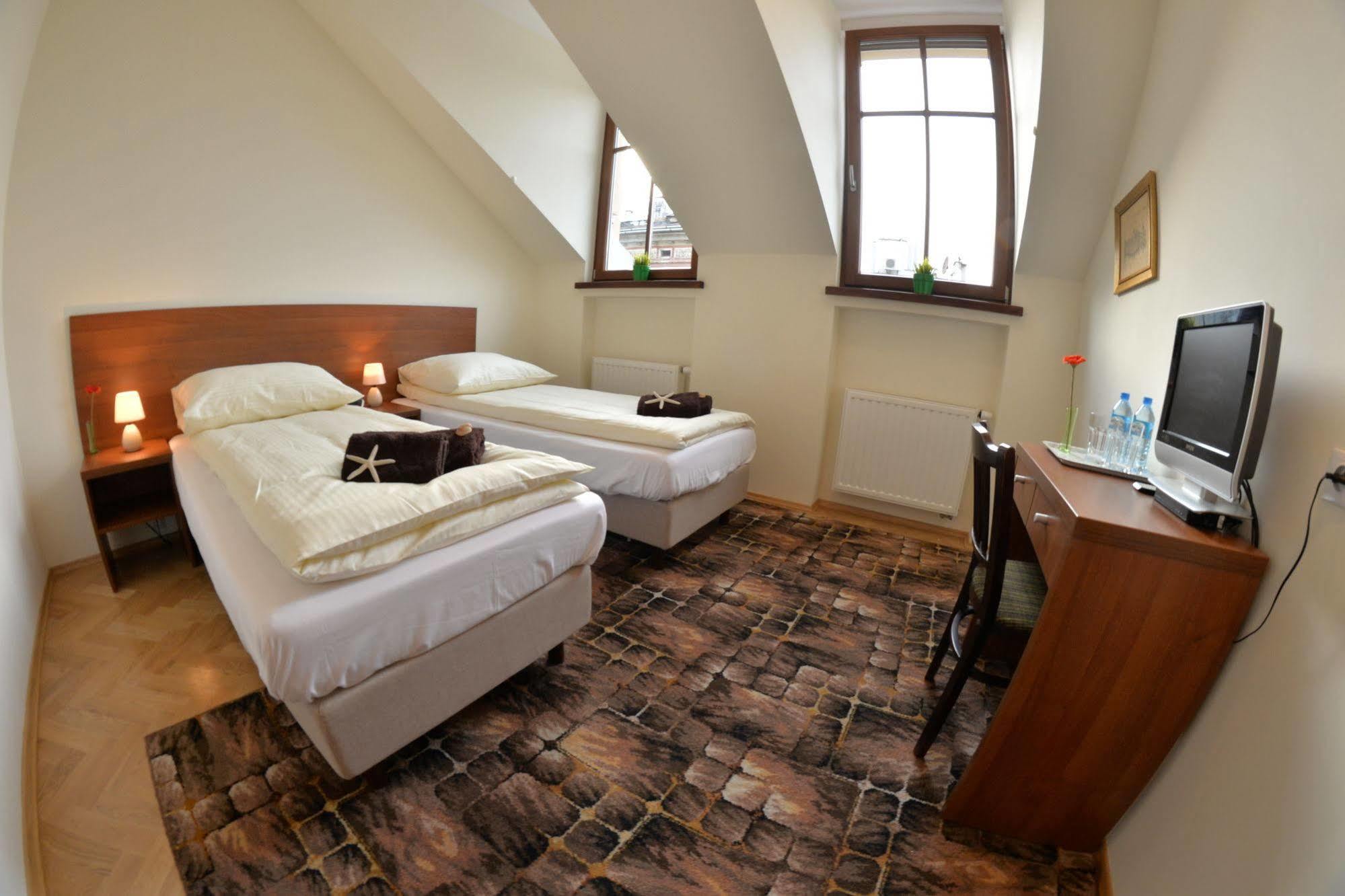 Royal Route 29 Comfort Rooms Kraków Exteriör bild